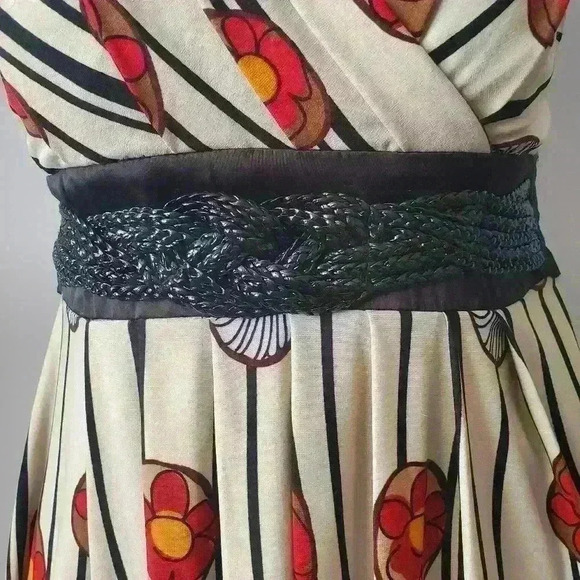 COOSK floral dress  with cream base and black beaded belt and shoulders. Size 2 - Picture 4 of 13